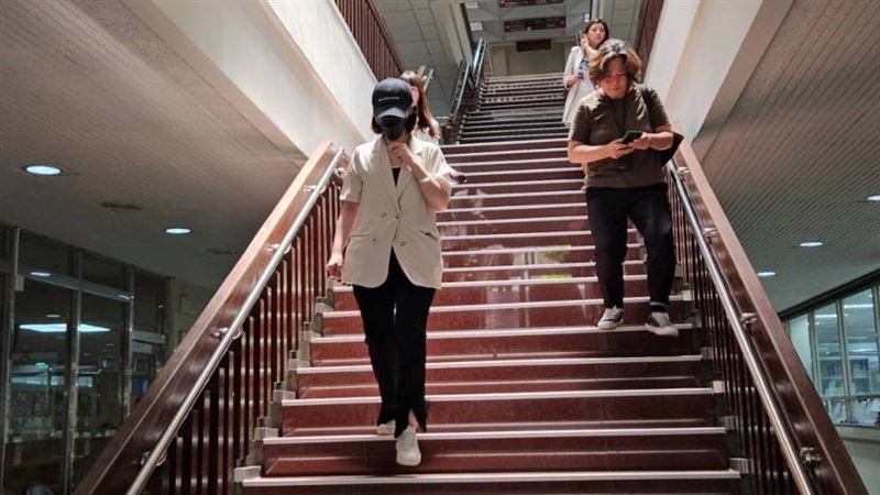 女警「賓利姐」涉詐加班費　求輕判拘役
