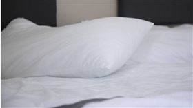 如果不是急事，一打早打給別人的行為恐會讓人不高興。（示意圖／PIXBAY）