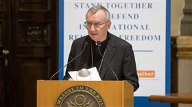 教廷國務院長帕洛林（圖）近日證實梵蒂岡期待續約梵中主教任命臨時性協議。圖為帕洛林過去出席美國宗教自由座談，指梵中協議真正目的是為促進宗教自由。（圖／翻攝自美國駐教廷大使館網頁va.usembassy.gov）
