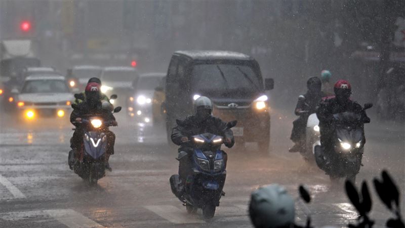 12縣市大雨特報下到入夜　大雷雨襲擊這裡