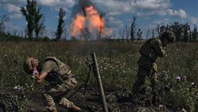 俄烏戰爭、烏克蘭士兵、烏克蘭軍隊、烏克蘭軍人、砲火戰火、叢林戰。圖為烏克蘭第110機械化旅（The 110th Separate Mechanized Brigade）。（圖／翻攝自澤倫斯基臉書）