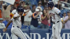 ▲布瑞格曼（Alex Bregman）連4場比賽開轟，差1支三壘安打寫下完全打擊。（圖／美聯社／達志影像）