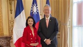 民進黨立委林楚茵與駐法代表吳志中（圖／林楚茵提供）