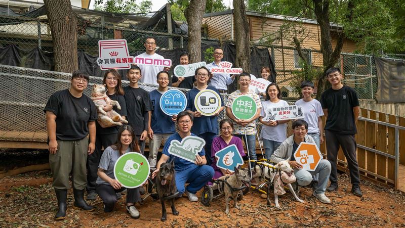 法國皇家捐價值60萬飼料　籲終養不棄養