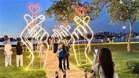 「2024八里左岸光雕展」七夕點燈！夢幻情緣光雕浪漫滿分！