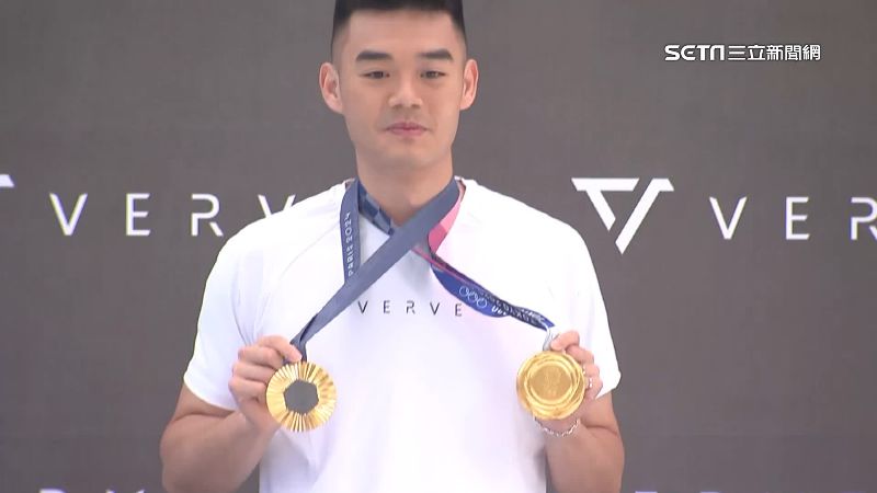 王齊麟開車用手機挨轟　恐挨罰3000元
