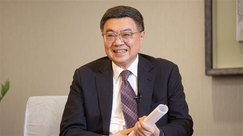 自揭曾是足球隊　卓榮泰因「身材」愛梅西