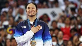 南韓羽球選手安洗瑩在巴黎奧運奪得金牌，日前卻宣布退出國家隊，並公開抨擊南韓羽球協會。（圖／達志影像／路透社）


