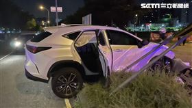 台中,租車,凌志,自撞,命危,西屯（圖／翻攝畫面）
