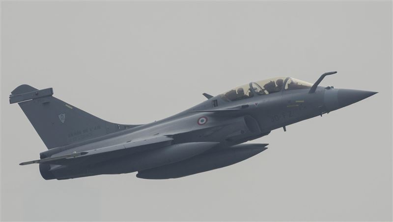 法2飆風戰機空中相撞　2飛行員亡、1逃生