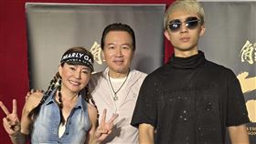 狄鶯、孫鵬、孫安佐。（圖／翻攝自狄鶯臉書）