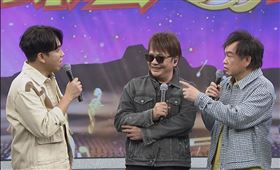 許志豪（左起）、袁小迪、康康同台（圖／中視提供）