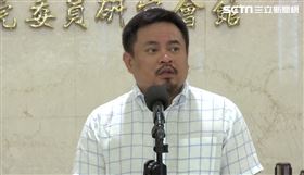 洪申翰立院受訪。