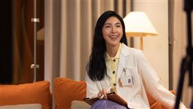 楊謹華演繹性治療師放超開。（圖／壹壹影業提供）