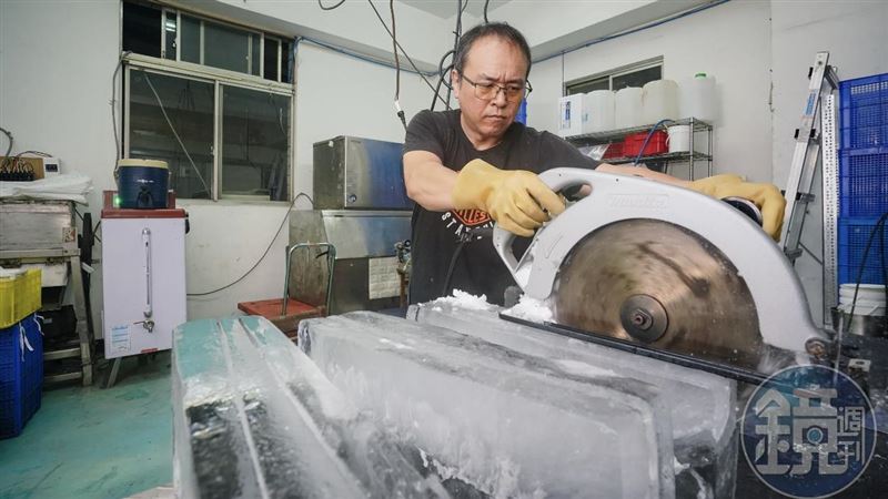 他曾是第一代卡奴　靠賣高端冰塊擺脫負債