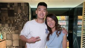 吳宜倫是李洋、王齊麟的經紀人。（圖／翻攝自臉書）