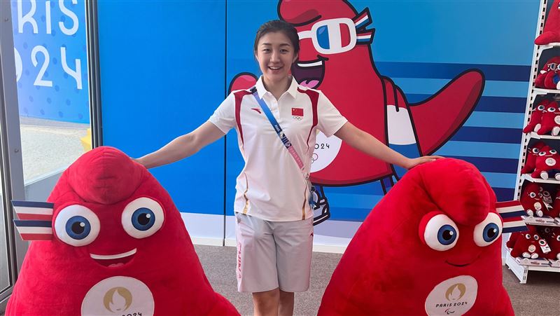 對自家金牌比中指！陸38歲女球迷返國遭逮