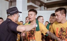 有知情人士懷疑「鴨頭」身邊有內鬼。（圖／翻攝畫面）