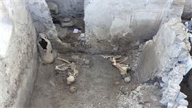 龐貝古城，發現新遺骸，珠寶（圖／美聯社／達志影像）