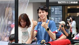 ▲奧運「台灣英雄大遊行」車隊。（圖／記者鄭孟晃攝影）