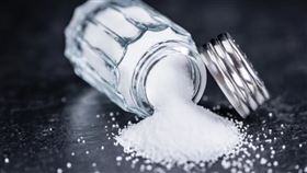 不只火鍋湯底鈉含量高！ 營養師揭6大「隱藏版地雷」：連堅果類也上榜