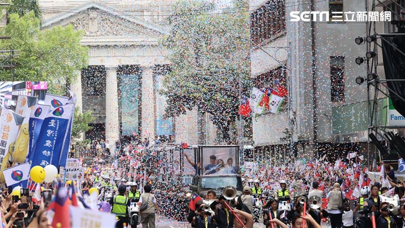 破3萬人參加英雄大遊行！震撼畫面全曝光