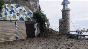 美麗的古道入口慘遭落石掩埋。（圖／豐濱鄉公所提供）