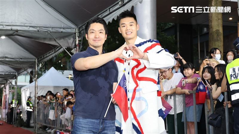 致敬麟洋配！中山國中門前別名「麟洋路」