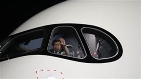 星宇航空台北-西雅圖JX032班機首航，由董事長張國煒執飛。（圖／星宇航空提供）