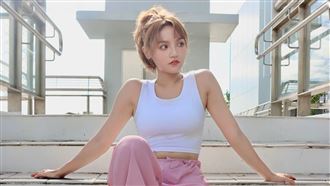 Dora（謝雨芝）。（圖／翻攝dora_0121 IG）