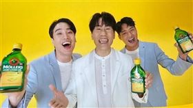 羅時豐（中）與外甥謝毅宏（左）、吳秉辰一起拍攝廣告。（圖／翻攝謝毅宏臉書）