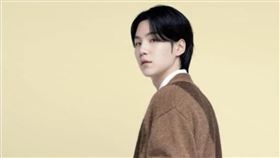 SUGA是三星手機代言人。（圖／翻攝官方X）