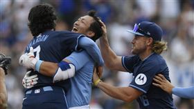 ▲鈴木誠也10局下敲出大聯盟生涯首支再見安打。（圖／美聯社／達志影像）