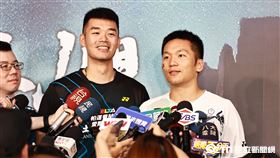 ▲巴黎奧運羽球金牌選手王齊麟、李洋出席牧德盃企業羽球排名賽開幕典禮，接受媒體聯訪。（圖／記者劉彥池攝影）