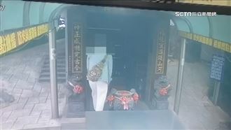 300年土地公被偷了！男偷神像竟丟垃圾桶