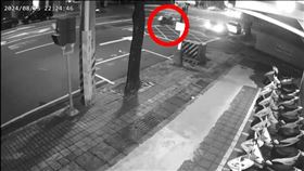 車禍,自駕,油門卡住,機車,