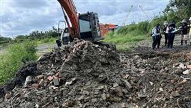 台南查獲非法土資場，33處魚塭遭挖掘，23人涉案被控環保法違規。（圖／翻攝畫面）