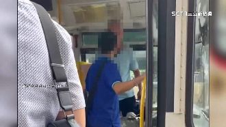 不滿公車客滿遭拒載　乘客怒槓司機爆口角