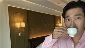 始源今早喝完咖啡去東湖教會做禮拜（圖／翻攝始源Twitter）