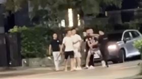 台中七期朋友巧遇打成團！2人持西瓜刀砍4人⋯卻不知為何爭吵