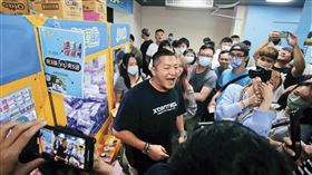 草爺砸千萬元在台南開三百坪夾娃娃機台店，不到一年就收攤。（含羞草日記親子樂園提供）