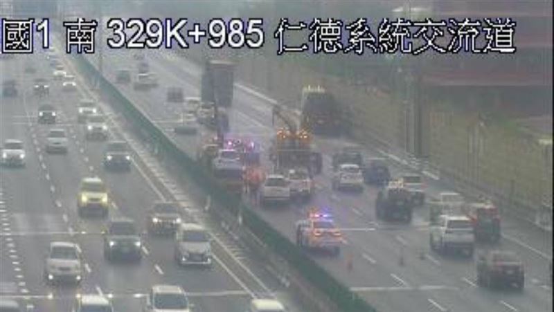 新／超塞！國一5車追撞…車速降至40公里