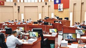 金門縣議會有直播系統，卻不乏「和諧」狀況，部分議員的質詢片段憑空消失。（翻攝金門縣議會官網）