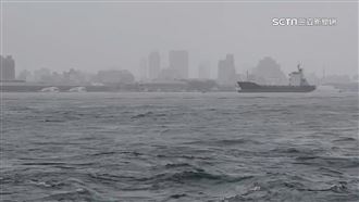 第二波年度大潮警戒5天　旗津海水湧上岸