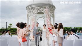 高雄萬豪酒店的戶外歐式證婚區，360度俯瞰城市景致，是許多新人舉辦婚宴的熱門首選。（圖／翻攝畫面）