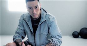 王陽明因為一句「娘砲」引來網友抨擊。（圖／翻攝自王陽明臉書）