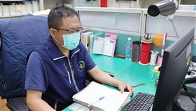 小琉球浮潛聯合漲價挨罰不繳  業者遭扣押存款屏東小琉球21家浮潛業者合議調漲收費，遭公平會依違反公平交易法開罰，其中有3家業者遲未繳納罰鍰，案件移送行政執行署屏東分署，扣押存款後追回。圖為屏東分署人員辦公情形。（行政執行署屏東分署提供）中央社記者李卉婷傳真  113年8月19日