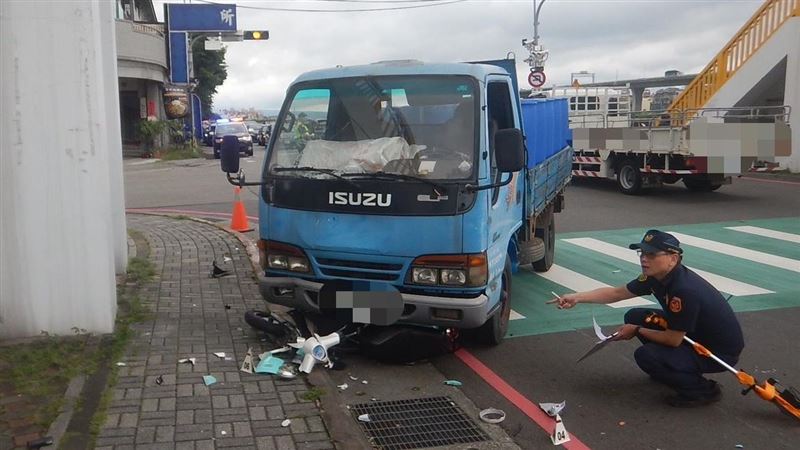 台中8旬老翁遭廚餘車撞噴⋯捲入車底慘死