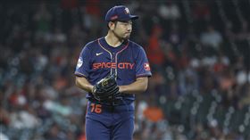 ▲菊池雄星投第1球就挨「首局首打席首球」全壘打。（圖／路透社／達志影像）