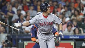 ▲吉田正尚代打炸裂超前比數2分砲。（圖／路透社／達志影像）